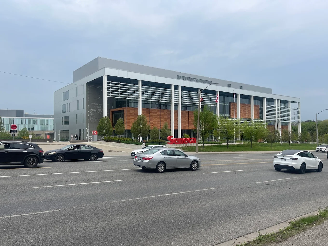 Seneca Polytechnic - Newnham Campus campus photo 4